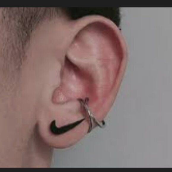 NIKE: Mens Swoosh Stud earrings - Picture 1 of 4
